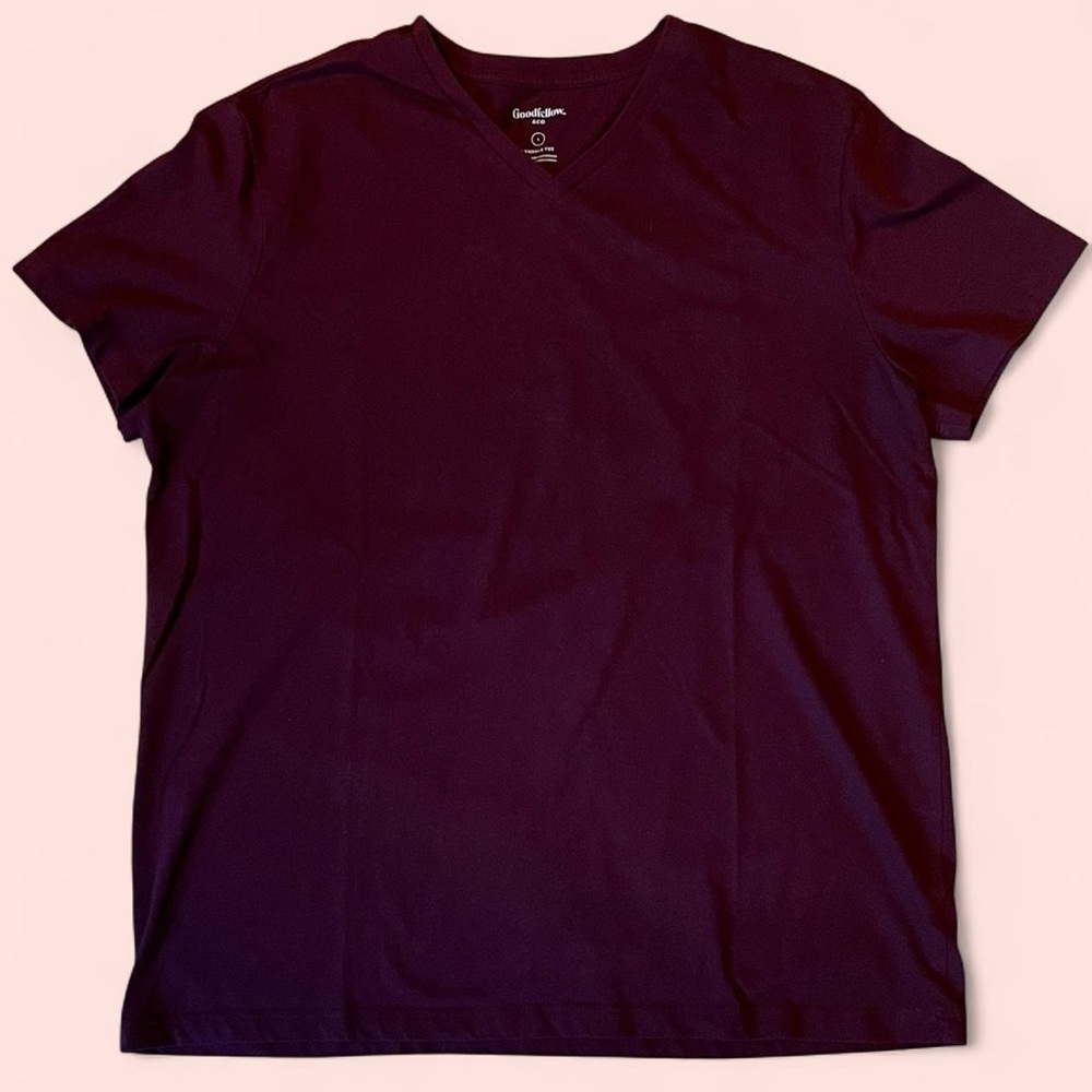 Goodfellow & Co. 🎯 Solid Classic Lyndale V-Neck Tee